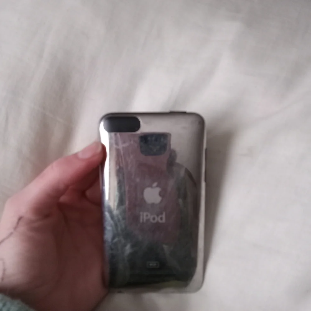 IPod - Picture 8 of 9